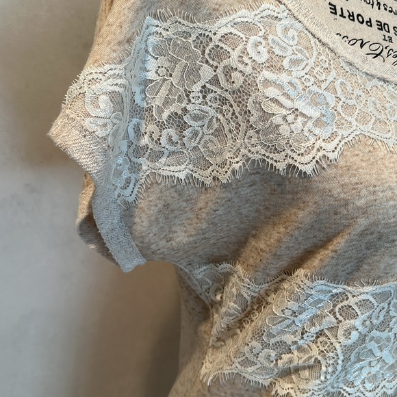 Beautiful soft top - Picture 3 of 6